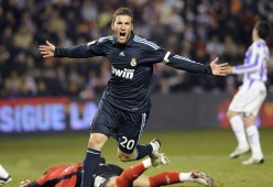 kaiyun官方入口登录-CS2战队默契配合成就奇迹：从默默无闻到冠军之巅